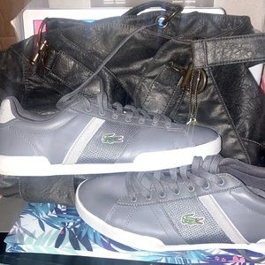 Lactoste grey leathery sneakers